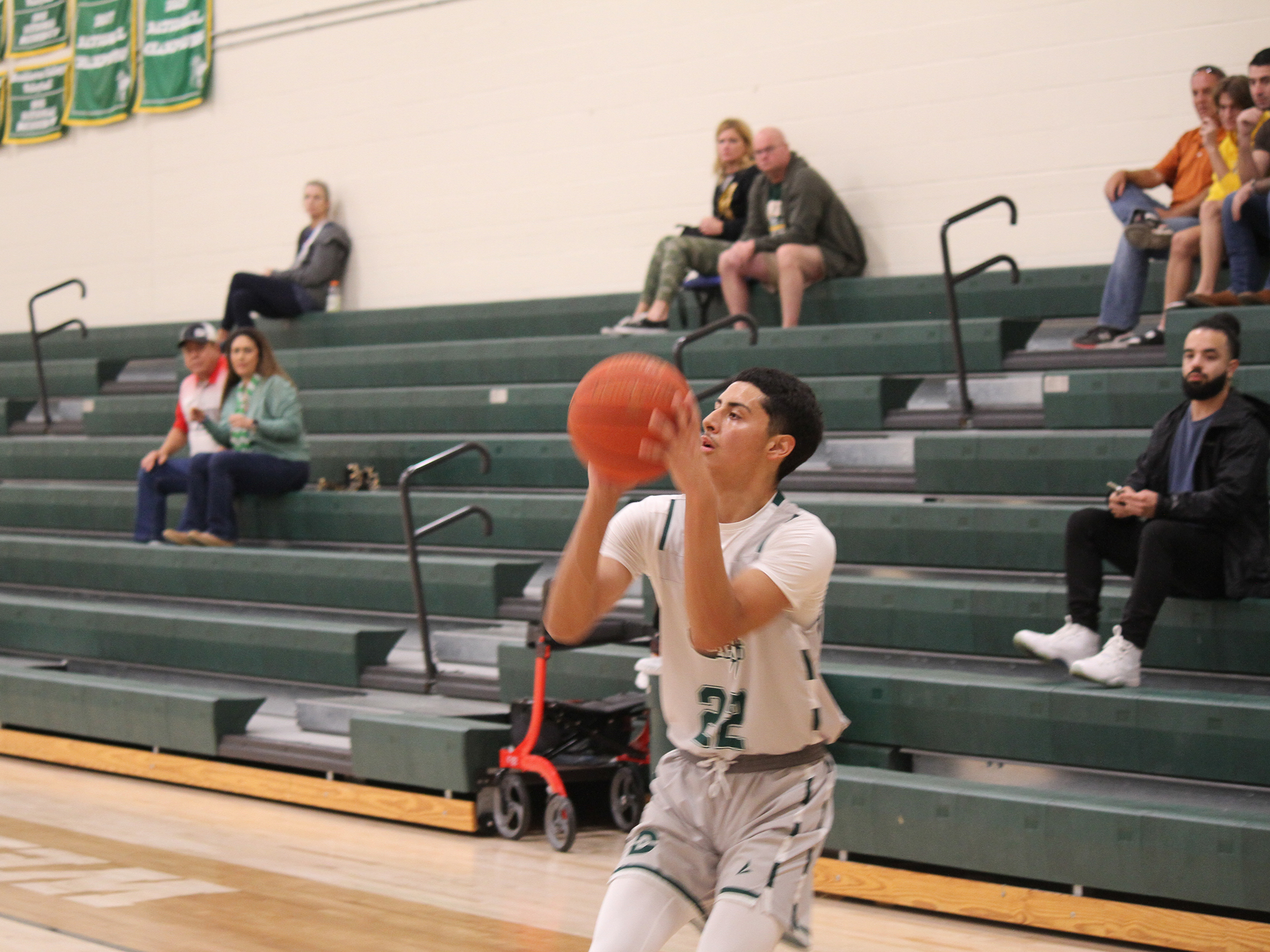 Dallas College Brookhaven's Aaron Ovalle had 17 points in the Bears' upset win over NJCAA DIII No. 4 Dallas College Richland in the Dallas Athletic Conference 2022-23 opener. 