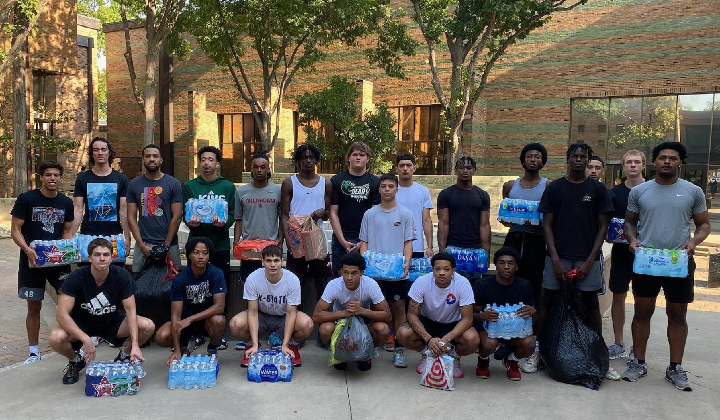 Brookhaven Men's Basketball Helps Out with Food Pantry